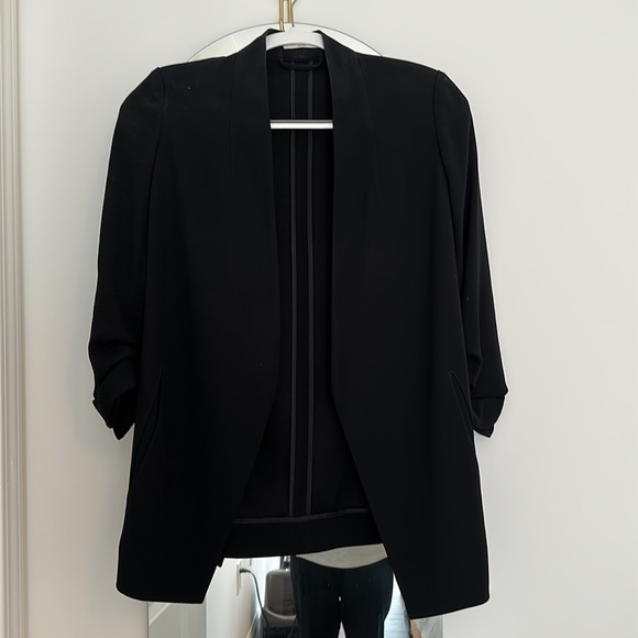 Aritzia Power Blazer - Picture 11 of 16